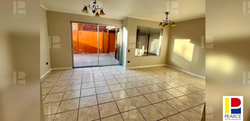 Casa Aislada de 2 Pisos en Venta