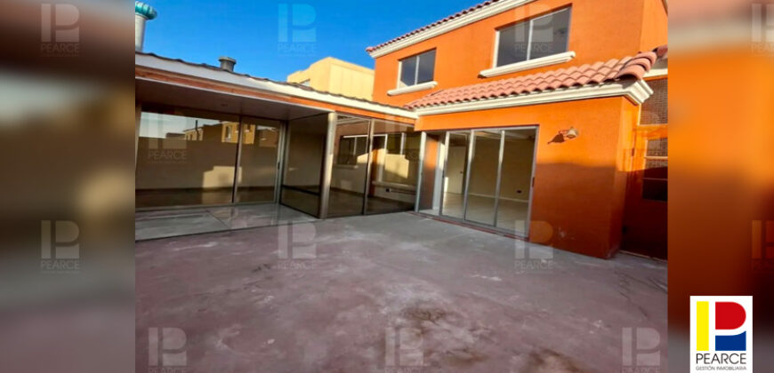 Casa Aislada de 2 Pisos en Venta